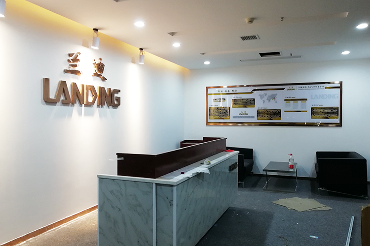 �m���Ɏ������҃�(n��i)���R�V��