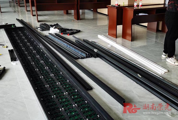 L(zhng)ɳ(hu)h҃(ni)P3.75μtLED@ʾ