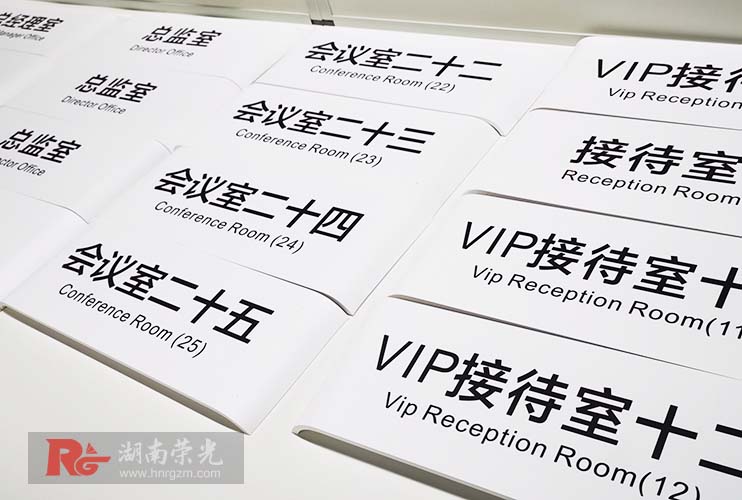 �������T��