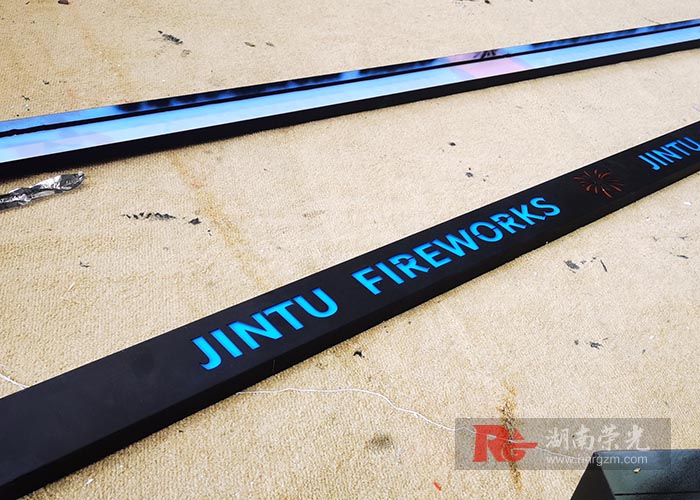 �L(zh��ng)ɳǧ���R